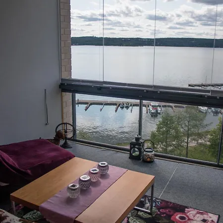 Kotimaailma Deluxe With View *