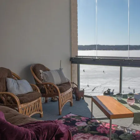 Kotimaailma Deluxe With View להטי